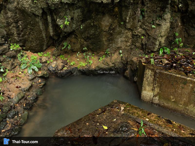 บรรยากาศน้ำตกเต่าทอง