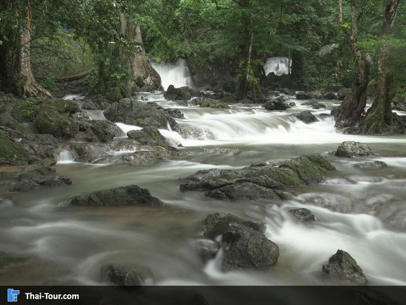 บรรยากาศน้ำตกเต่าทอง