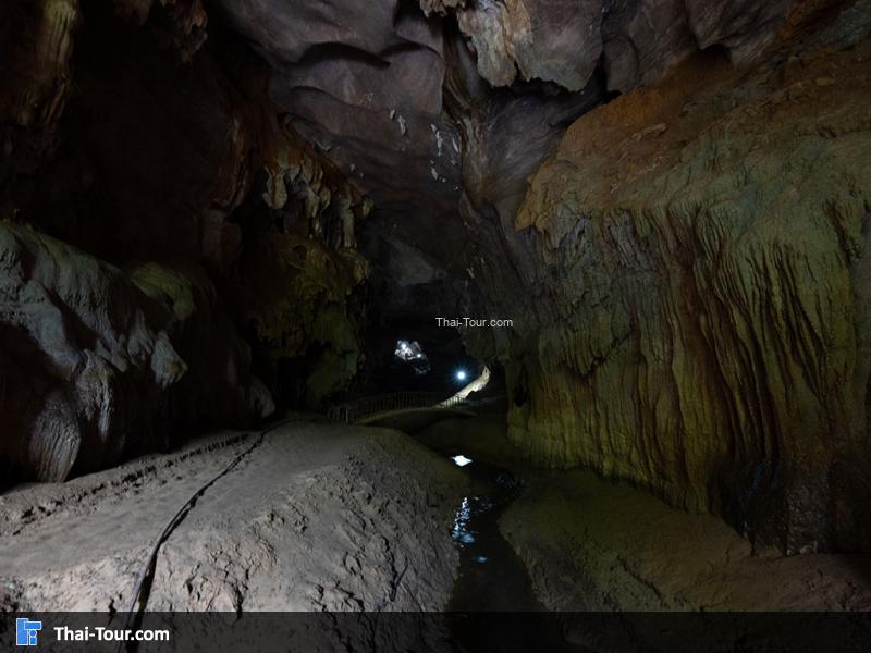 ด้านในของ วัดถ้ำตาปาน