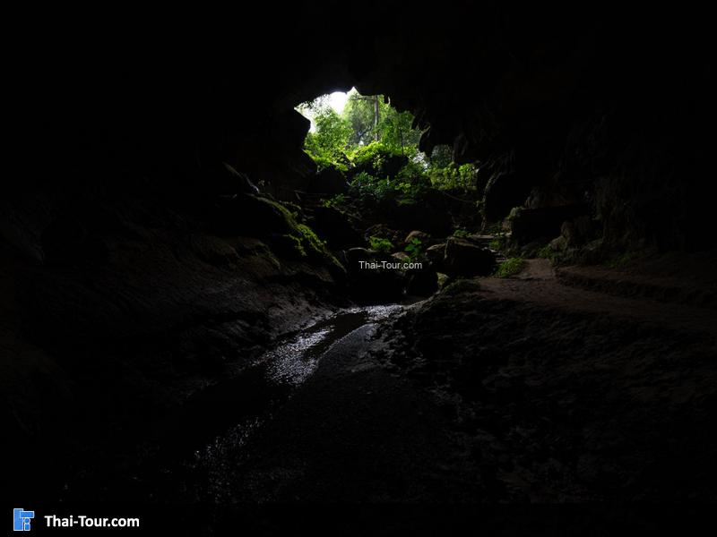 ด้านในของ วัดถ้ำตาปาน