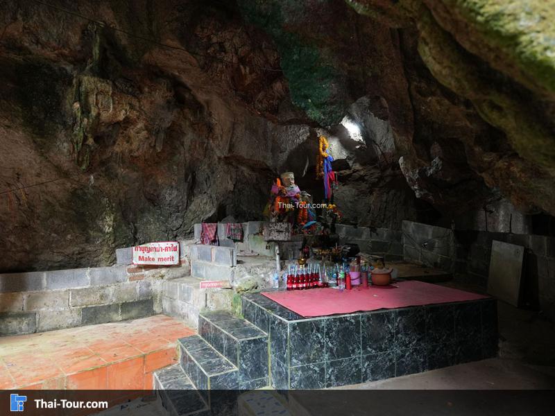 ด้านในของ วัดถ้ำตาปาน