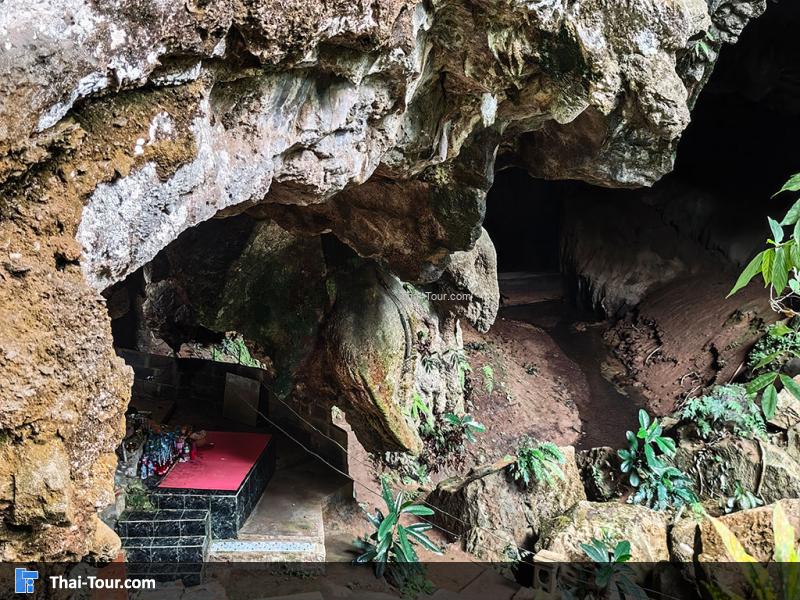 ด้านในของ วัดถ้ำตาปาน