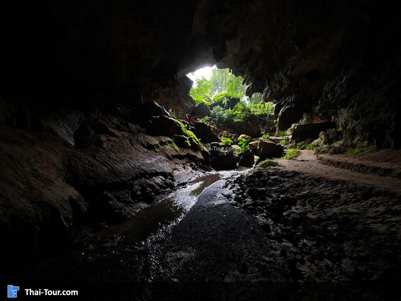 ด้านในของ วัดถ้ำตาปาน