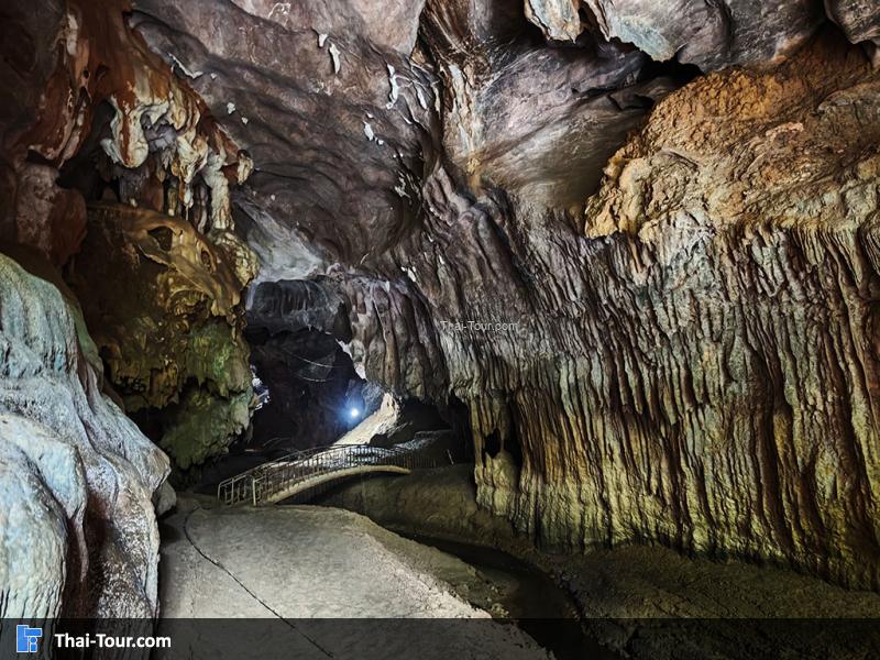 ด้านในของ วัดถ้ำตาปาน