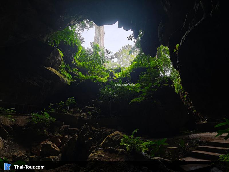 ด้านในของ วัดถ้ำตาปาน