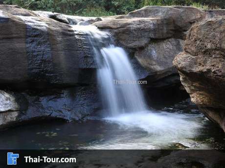 น้ำตกตาดโตน