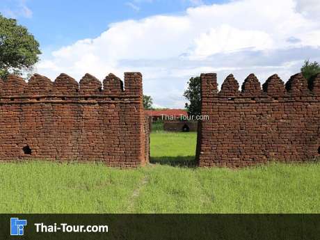 กำแพงป้อมทุ่งเศรษฐี