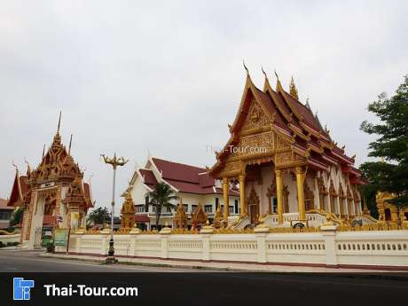 วัดกลาง นครพนม