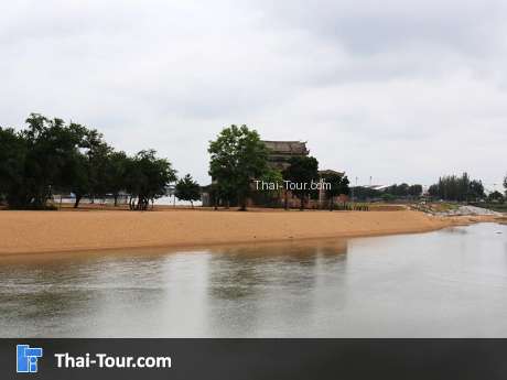 เกาะกลางริมปิง