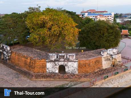 ป้อมเพชร อยุธยา