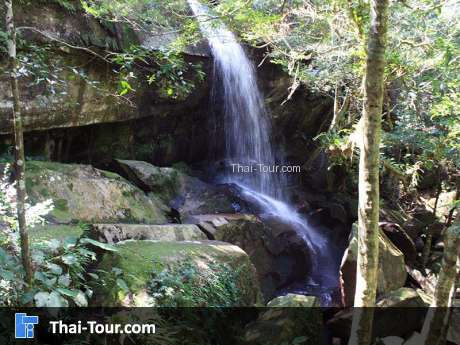 น้ำตกถ้ำใหญ่