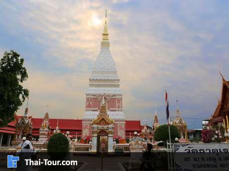 พระธาตุเรณูนคร