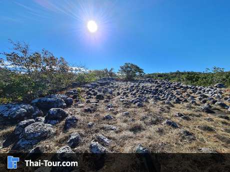 ลานหินแตก