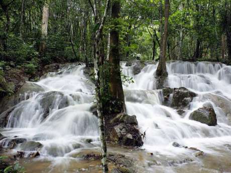 น้ำตกผาตาด