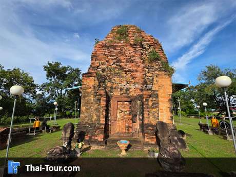 พระธาตุดุม