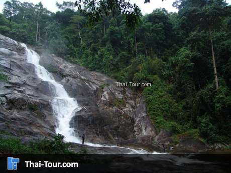 น้ำตกกะโรม