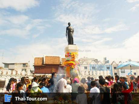 อนุสาวรีย์ท้าวสุรนารี