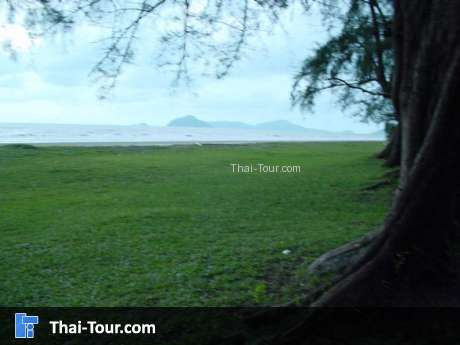 หาดประพาส หรือ หาดหินทุ่ง