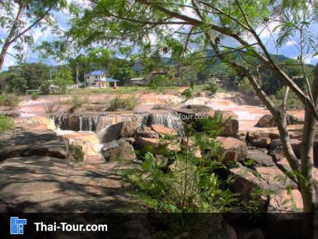 น้ำตกปอย