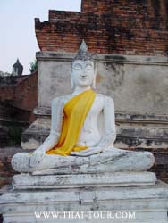 พระรอบๆ เจดีย์