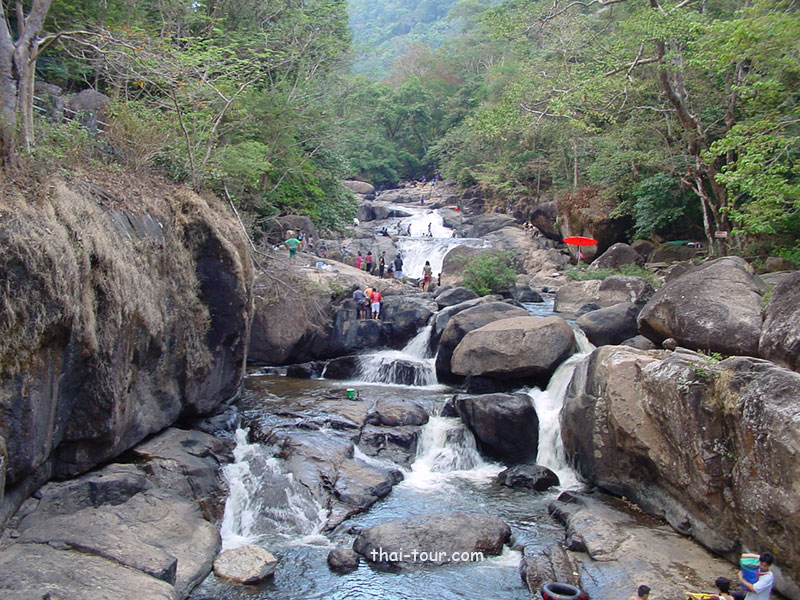 น้ำตกนางรอง