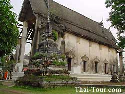 โบสถ์เก่าแก่กว่า 200 ปี