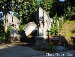 ทางขึ้นพระธาตุ