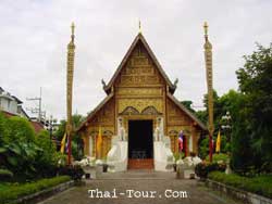 Viharn in which the Jade Buddha is enshrined.
