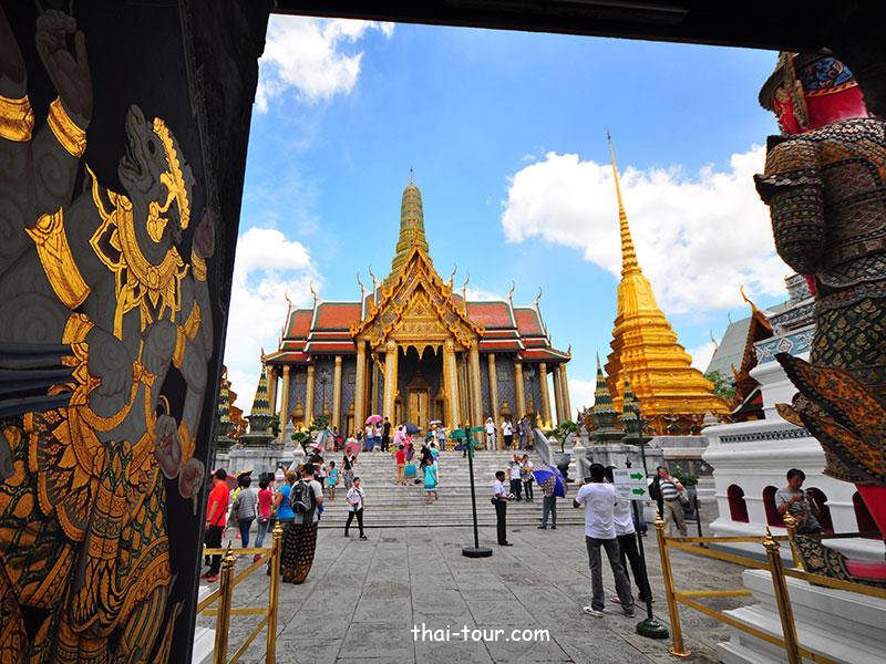 วัดพระศรีรัตนศาสดาราม