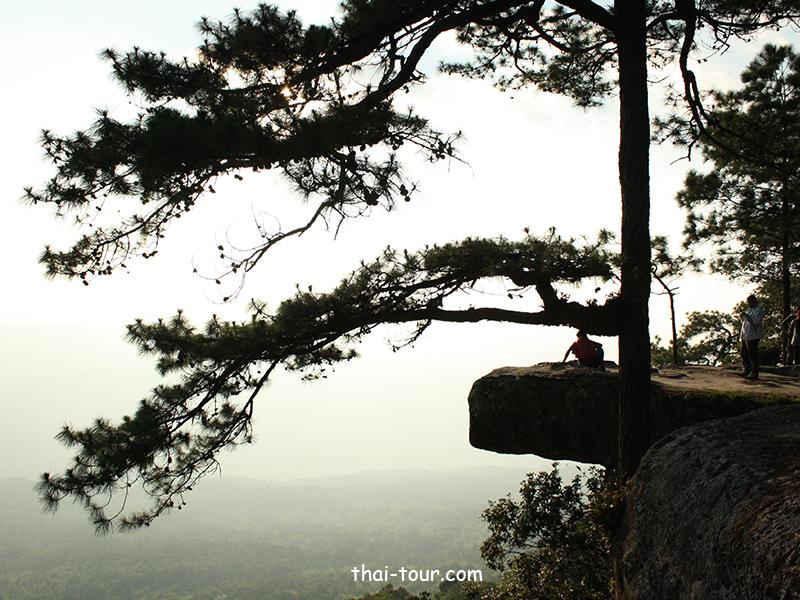 ผาหล่มสัก