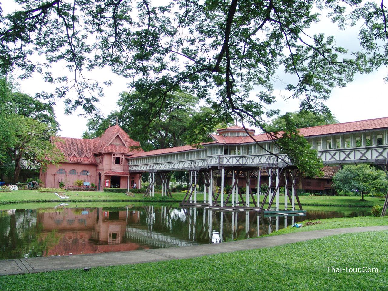 พระราชวังสนามจันทร์	