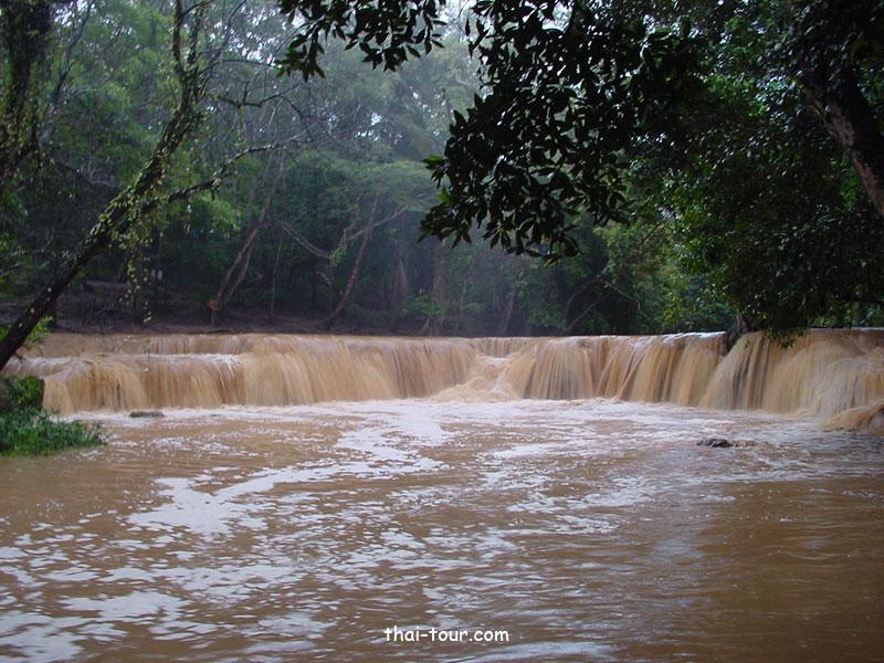 น้ำตกเจ็ดสาวน้อย