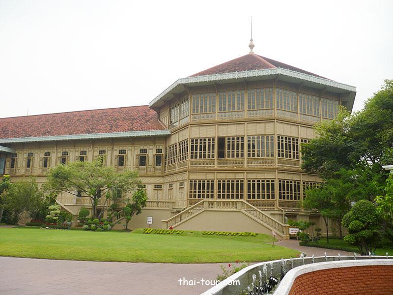 พิพิธภัณฑ์พระที่นั่งวิมานเมฆ	