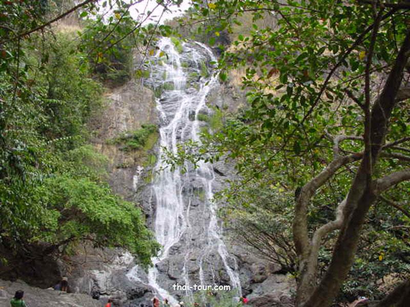 น้ำตกสาริกา